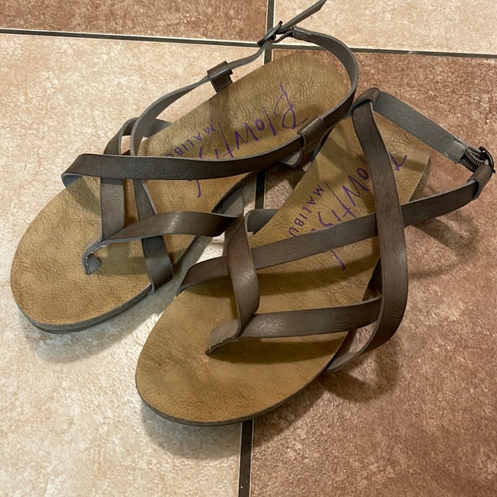 Blowfish sandal